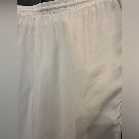 ▪️Women’s Moncler pull on jogger NWOT- small flaw - Picture 6 of 9